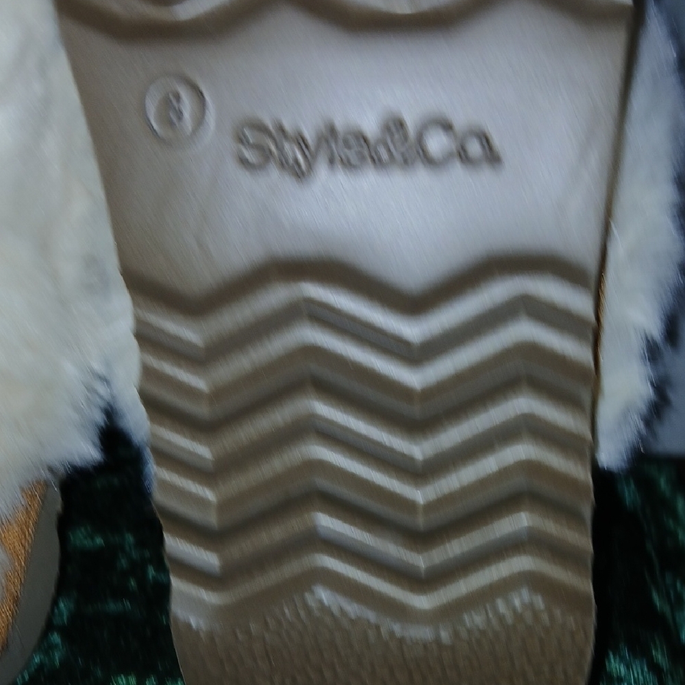 Style & Co. Women's Slippers with Cream Faux Fur NWOT - Picture 3 of 4